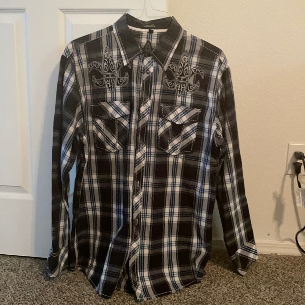 XL Roar plaid button up